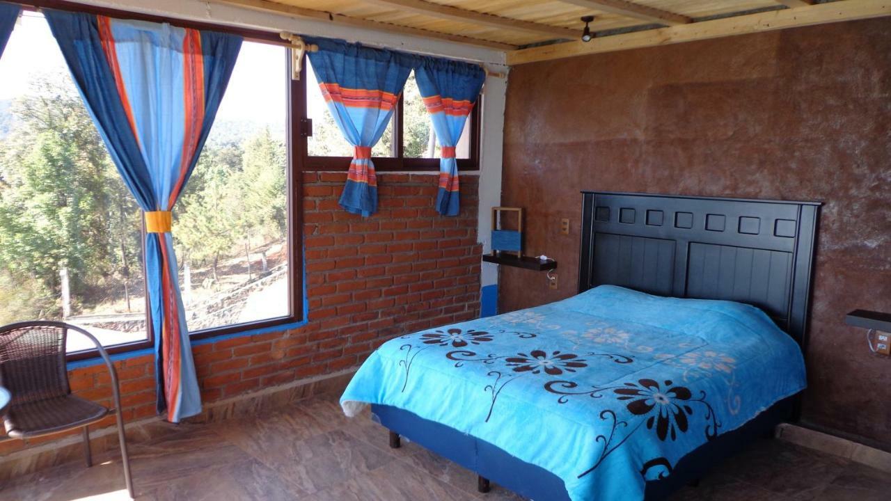 Cuin Rusticas Hotel Zirahuen