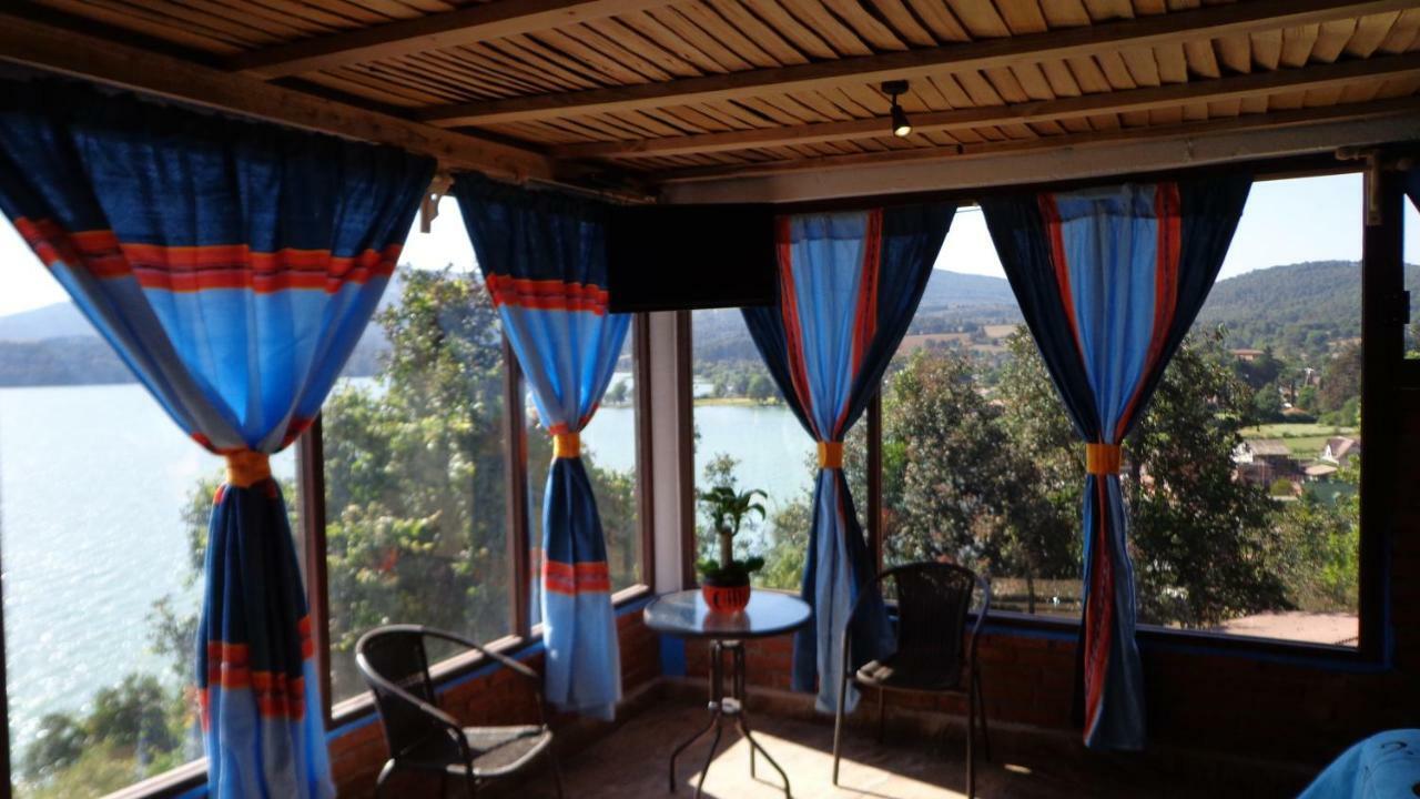 Cuin Rusticas Hotel Zirahuen